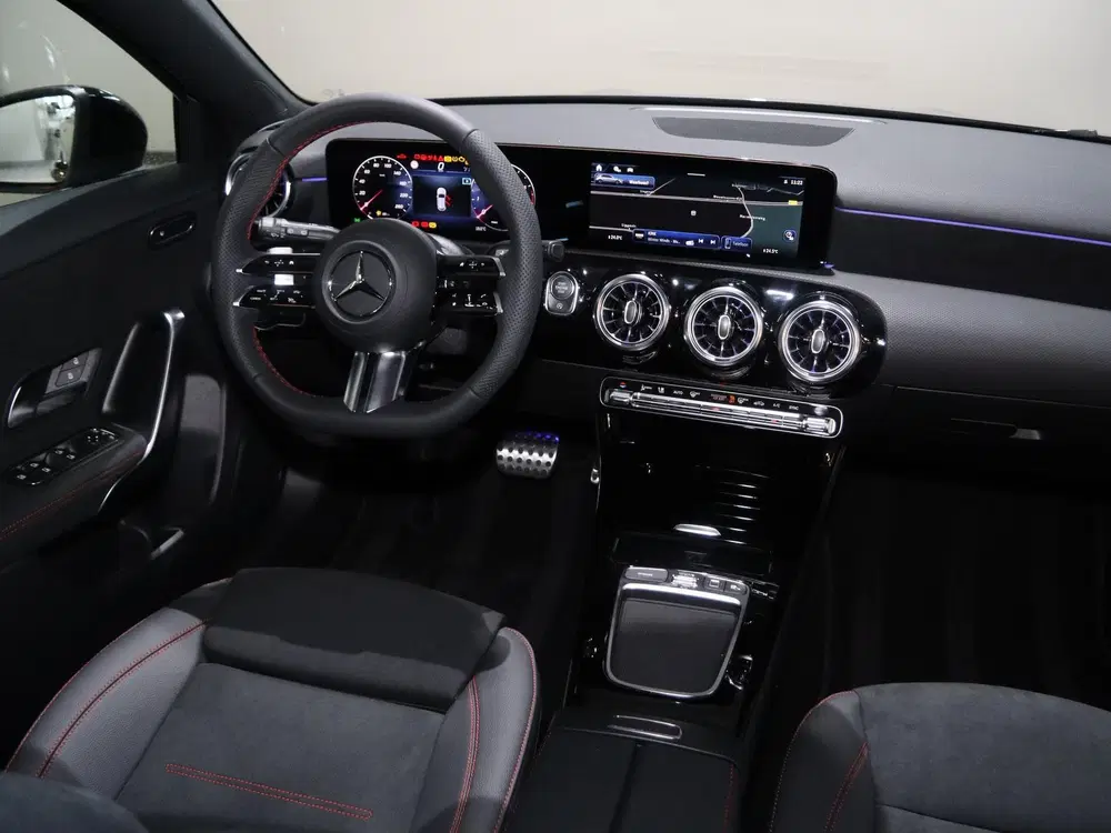Mercedes-Benz A-Klasse 180 Business Solution AMG uit 2026, foto 7