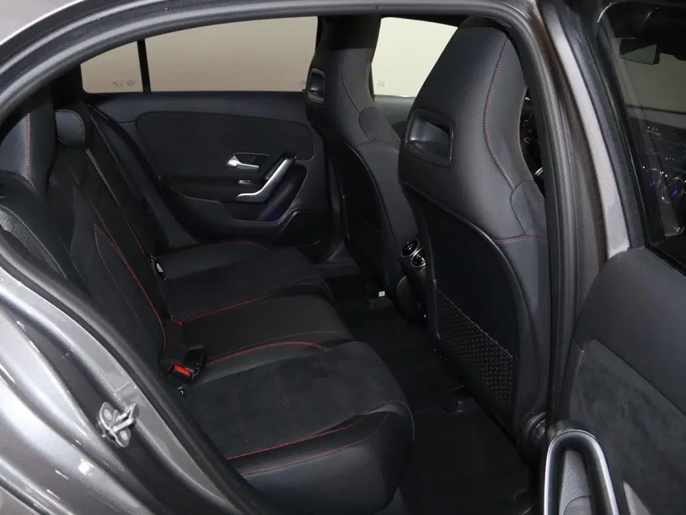 Mercedes-Benz A-Klasse 180 Business Solution AMG uit 2026, foto 8