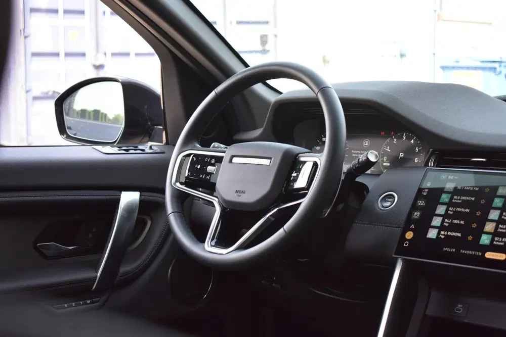Land Rover Discovery Sport 1.5 P270e PHEV Dynamic HSE LED uit 2025, foto 13