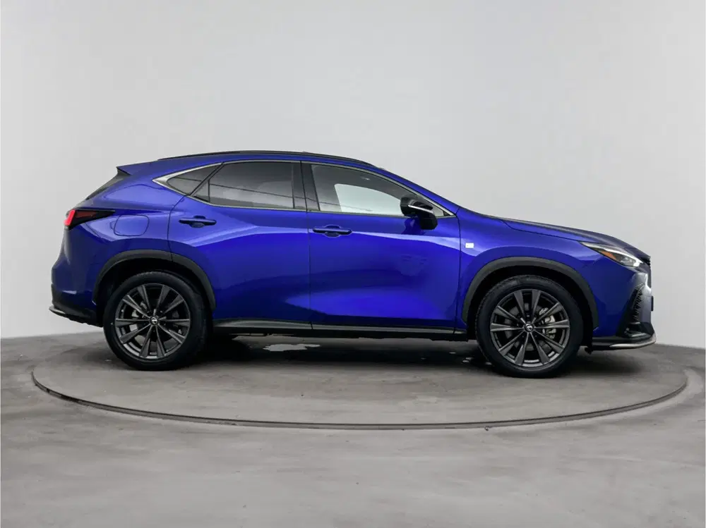 Lexus NX 450h+ AWD F-Sport Line uit 2023, foto 2