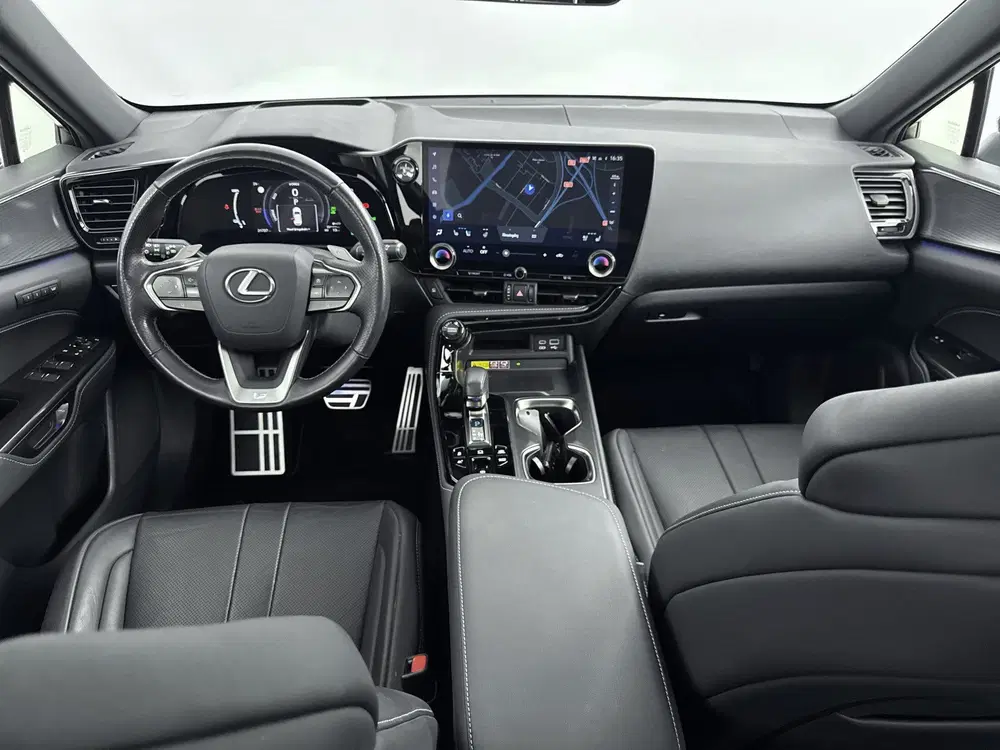 Lexus NX 450h+ AWD F-Sport Line uit 2023, foto 3