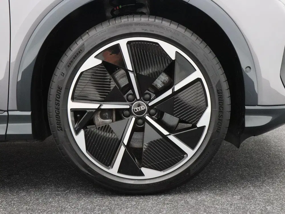 Audi Q4 e-tron 45 quattro S edition 82 kWh 286 Pk uit 2025, foto 10