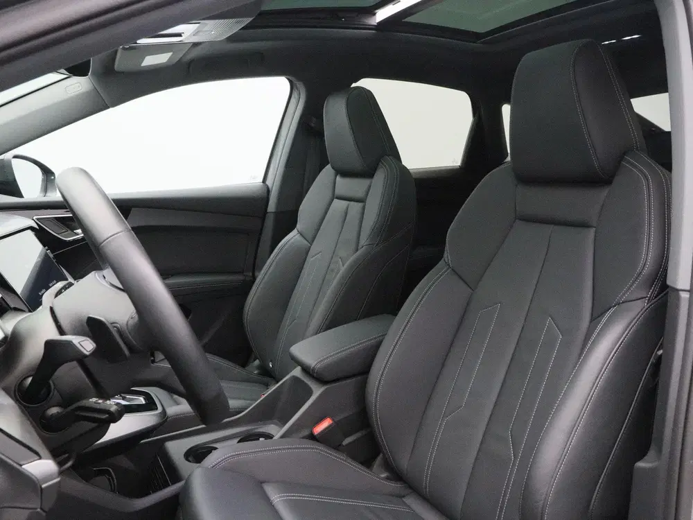 Audi Q4 e-tron 45 quattro S edition 82 kWh 286 Pk uit 2025, foto 5
