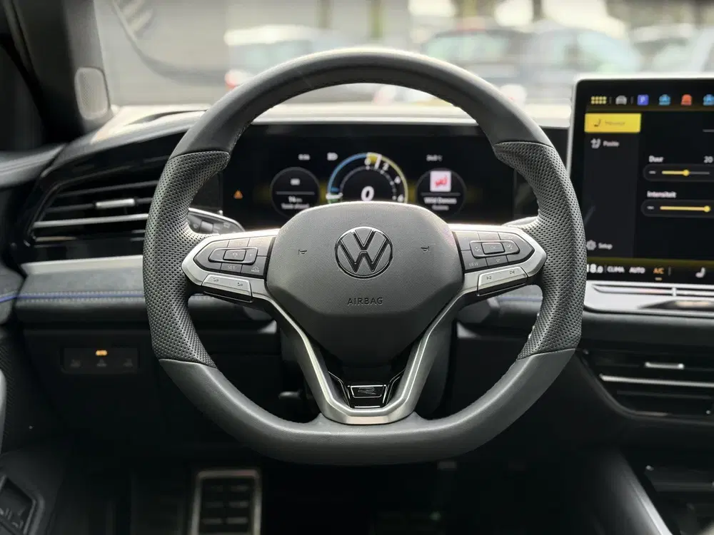 Volkswagen Passat 1.5 eHybrid R-Line Edition 272PK l uit 2026, foto 2