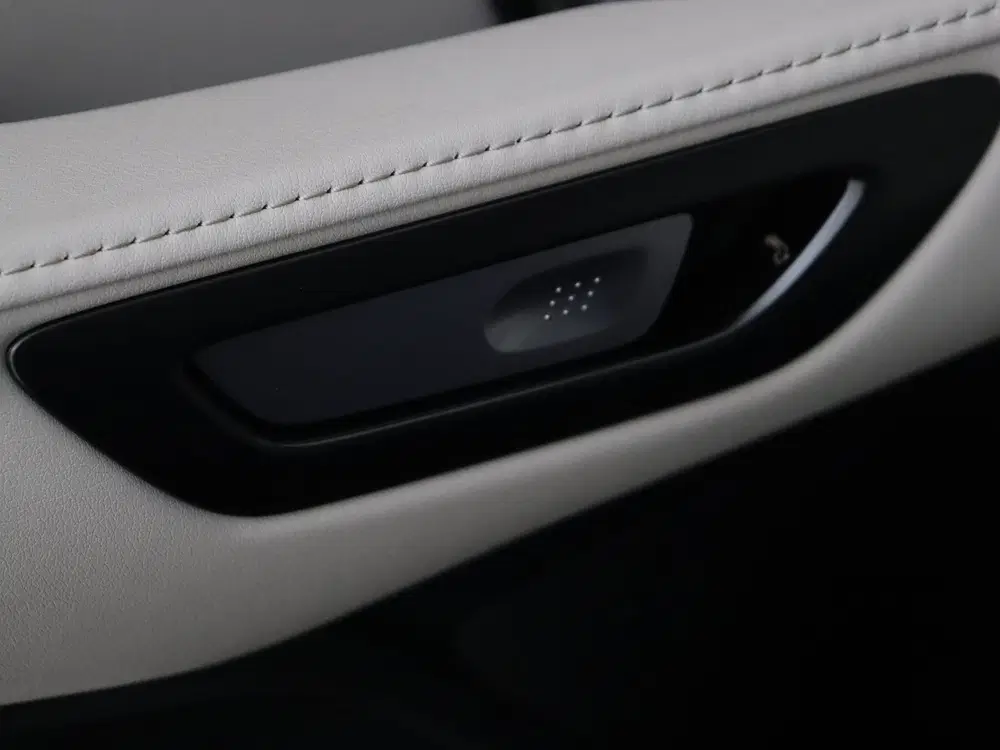 Lexus LBX Elegant Advanced Pack uit 2026, foto 11