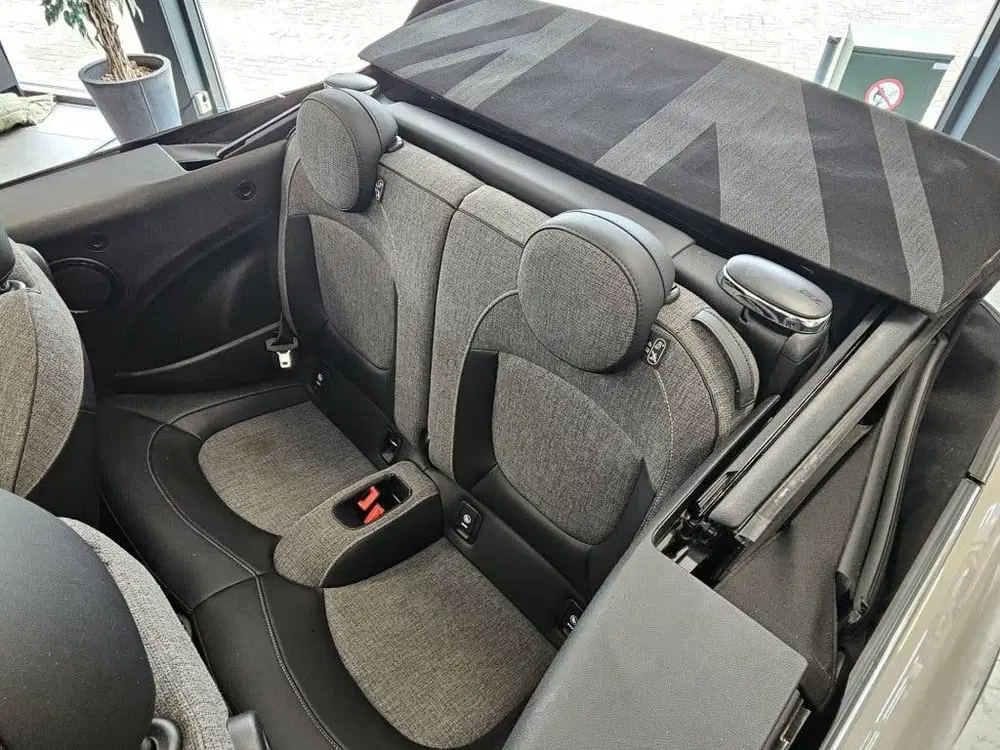 Mini Cabrio 2.0 Cooper S uit 2022, foto 12