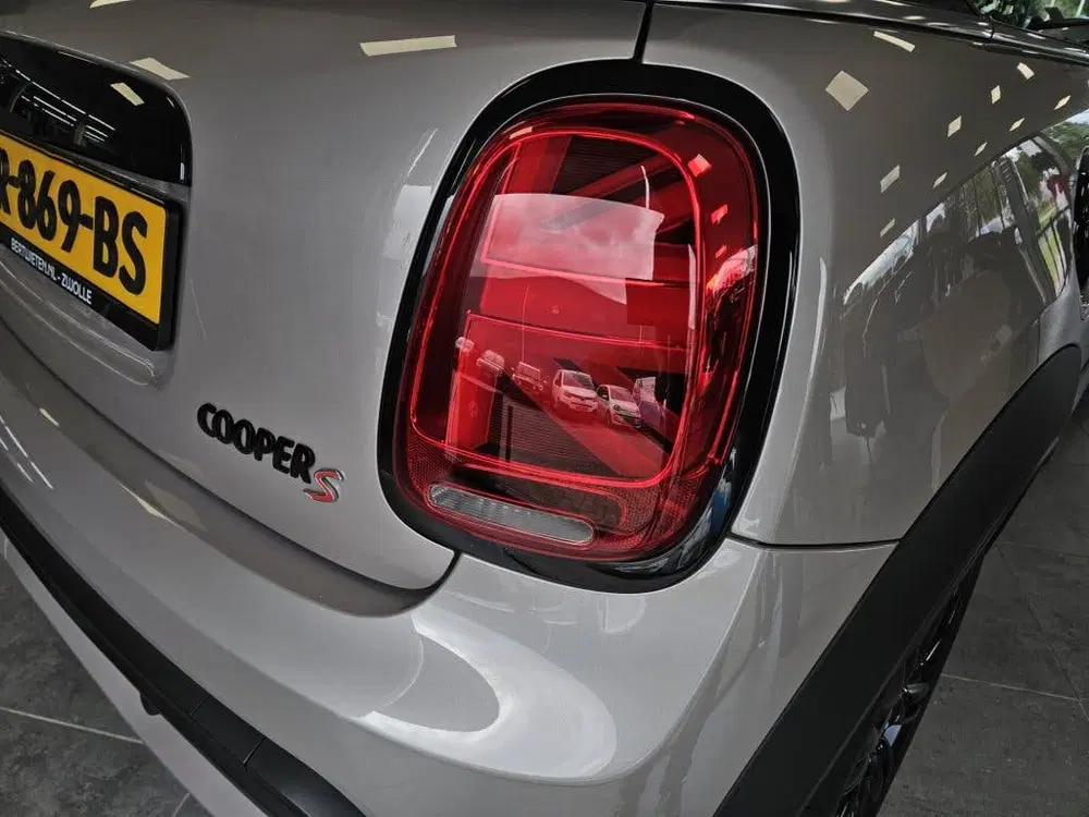 Mini Cabrio 2.0 Cooper S uit 2022, foto 13