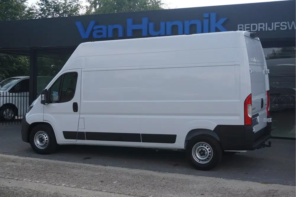 Citroën Jumper Heavy 35 2.2 140PK L3H3 BPM VRIJ Navi uit 2024, foto 3