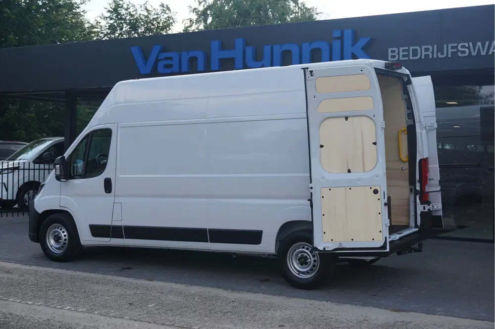 Citroën Jumper Heavy 35 2.2 140PK L3H3 BPM VRIJ Navi uit 2024, foto 4