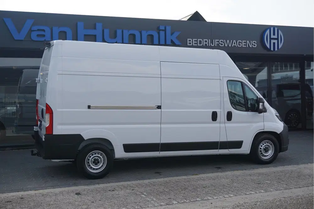 Citroën Jumper Heavy 35 2.2 140PK L3H3 BPM VRIJ Navi uit 2024, foto 5