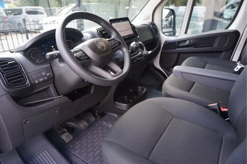 Citroën Jumper Heavy 35 2.2 140PK L3H3 BPM VRIJ Navi uit 2024, foto 9
