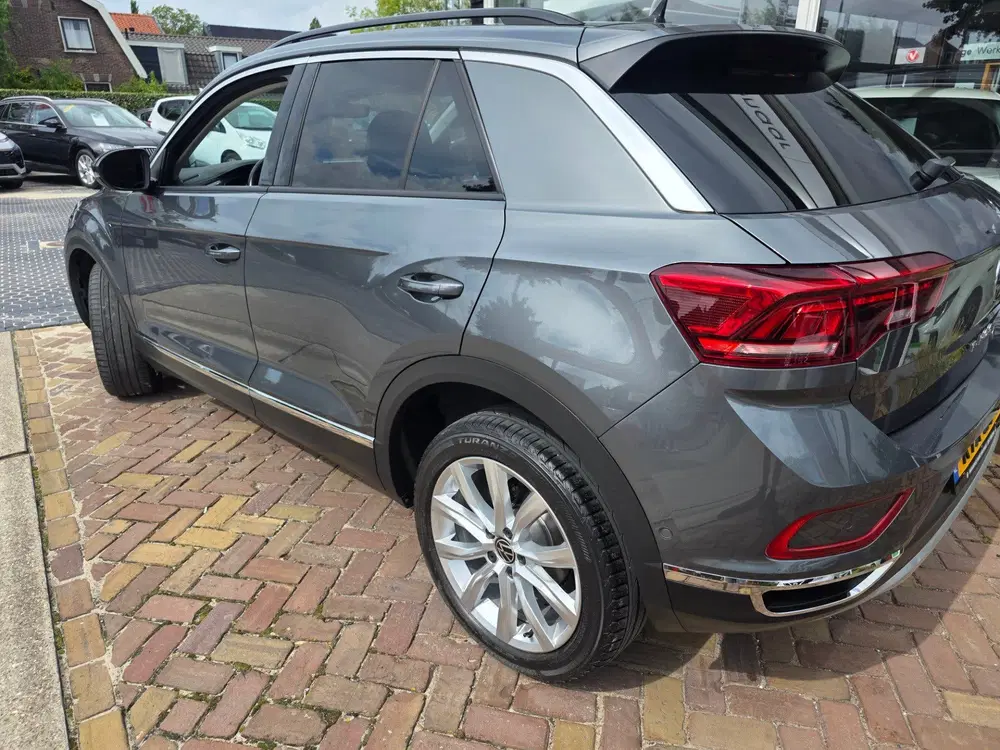 Volkswagen T-Roc 1.5 TSI R-Line Business+automaat uit 2023, foto 7