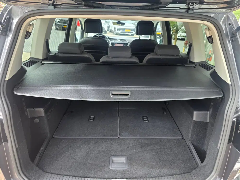 Volkswagen Touran 1.5 TSI Highline Business R 7persoons uit 2019, foto 10