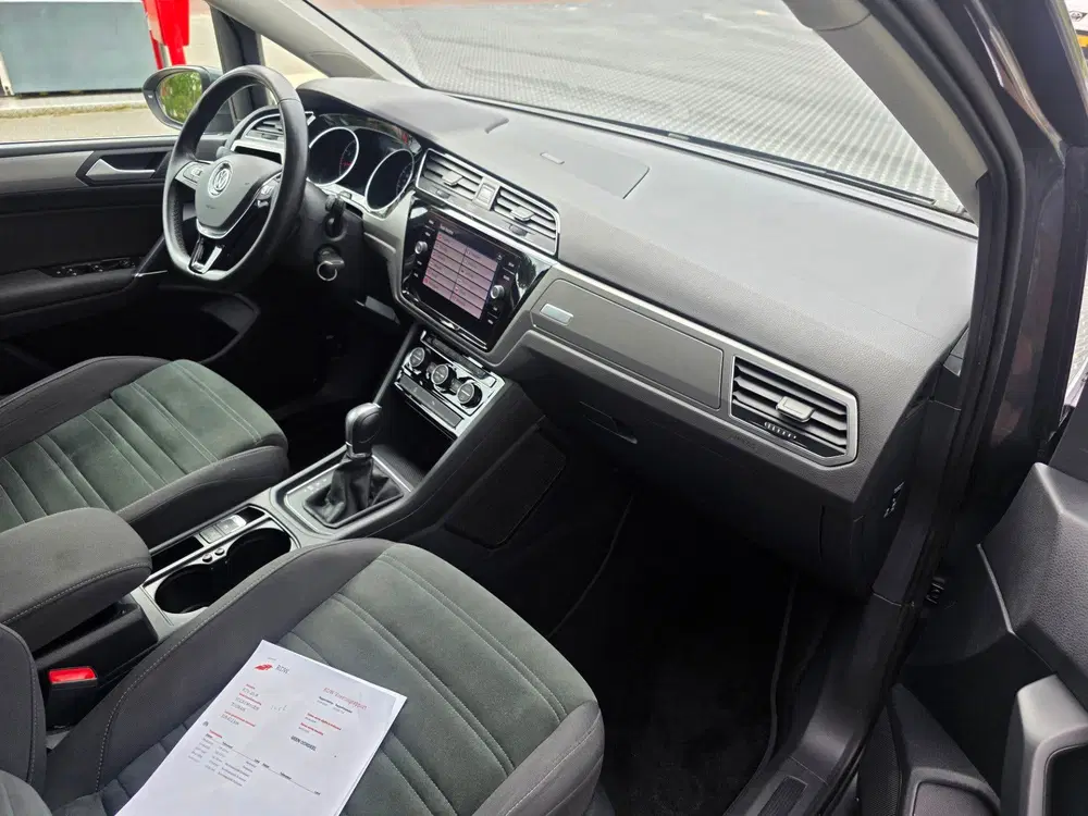 Volkswagen Touran 1.5 TSI Highline Business R 7persoons uit 2019, foto 14