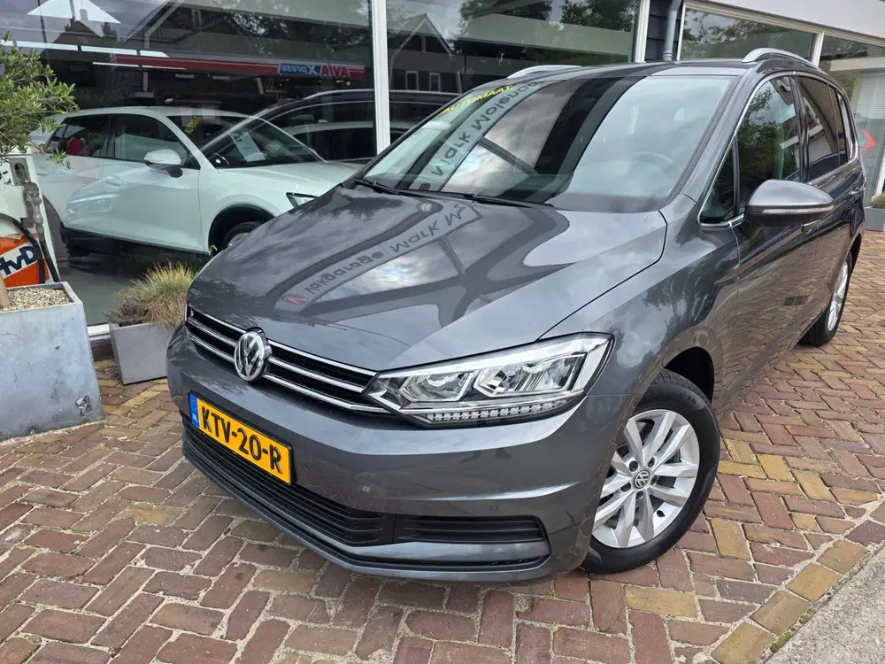 Volkswagen Touran 1.5 TSI Highline Business R 7persoons uit 2019, foto 2
