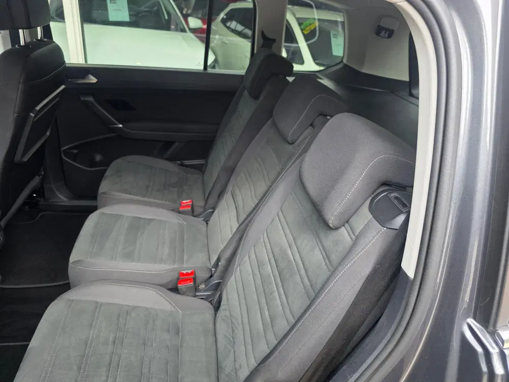 Volkswagen Touran 1.5 TSI Highline Business R 7persoons uit 2019, foto 7