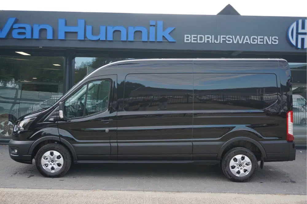 Ford Transit 350L L3H2 Trend 130PK BPM VRIJ Navi uit 2024, foto 2