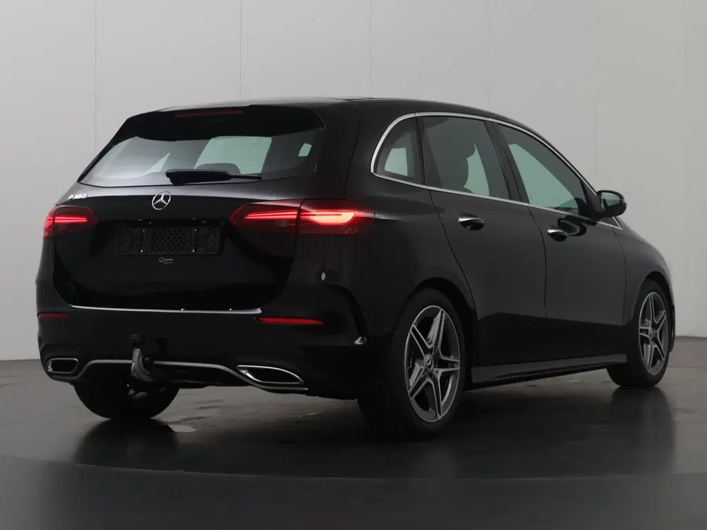 Mercedes-Benz B-Klasse 180 Star Edition AMG Line uit 2025, foto 2