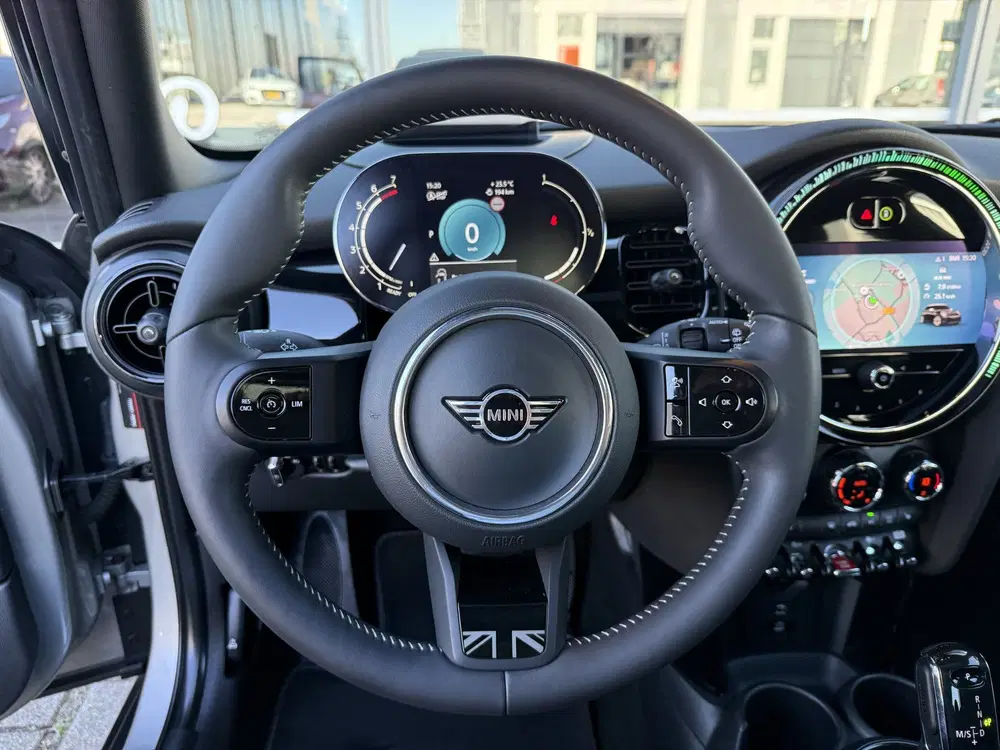 Mini Cooper 1.5 Cooper Yours Pano uit 2023, foto 10