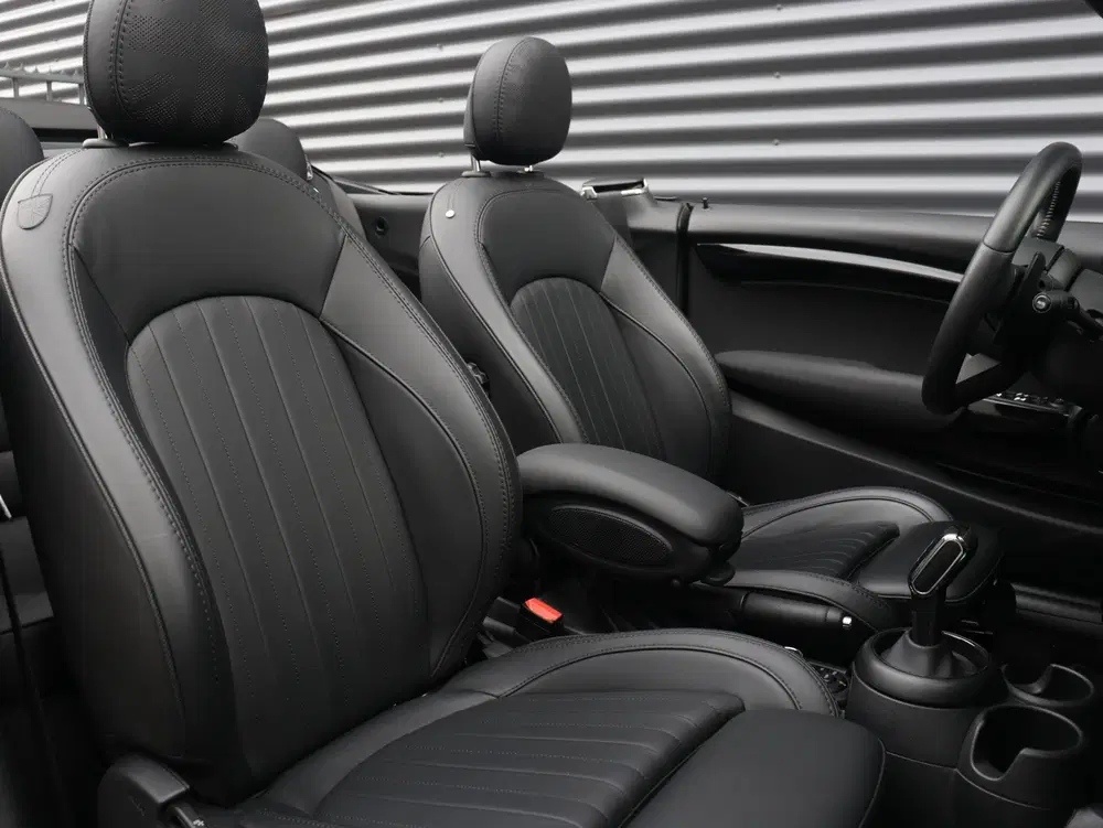 Mini Cabrio Cooper S uit 2023, foto 12
