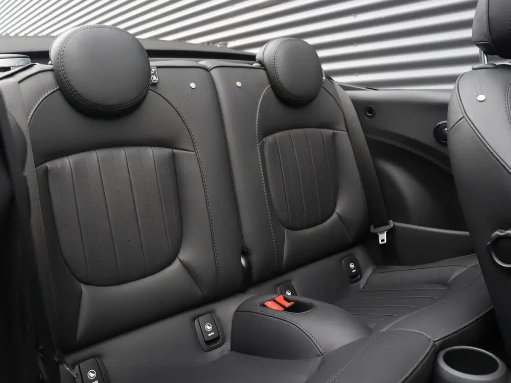 Mini Cabrio Cooper S uit 2023, foto 14