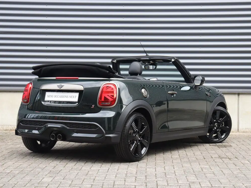 Mini Cabrio Cooper S uit 2023, foto 3