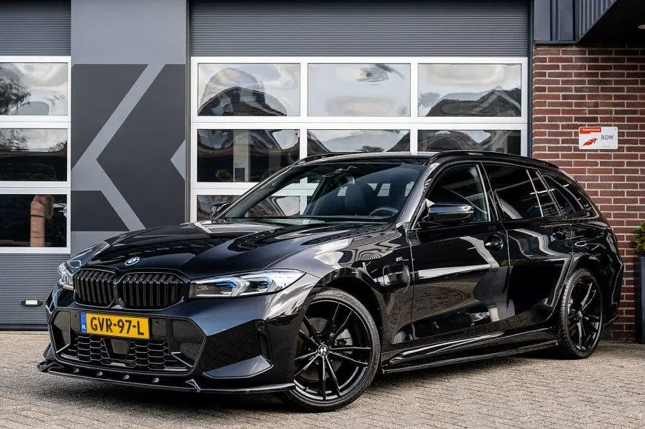 BMW 3-serie 3 Serie 330 330e Touring M Sport uit 2024