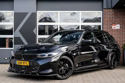 BMW 3-serie 3 Serie 330 330e Touring M Sport uit 2024