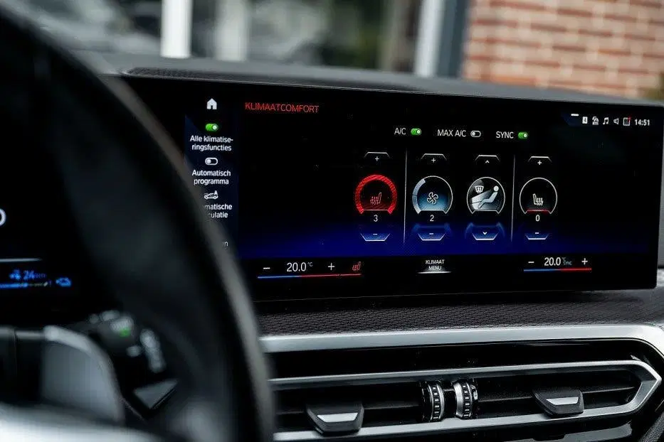 BMW 3-serie 3 Serie 330 330e Touring M Sport uit 2024, foto 12
