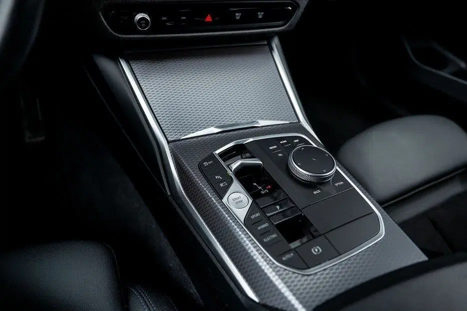 BMW 3-serie 3 Serie 330 330e Touring M Sport uit 2024, foto 13