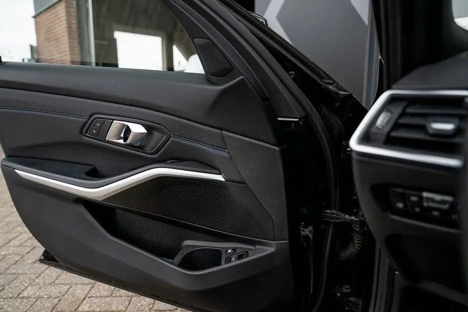 BMW 3-serie 3 Serie 330 330e Touring M Sport uit 2024, foto 7
