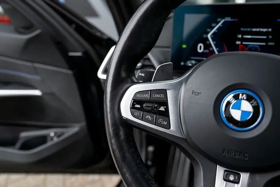 BMW 3-serie 3 Serie 330 330e Touring M Sport uit 2024, foto 8