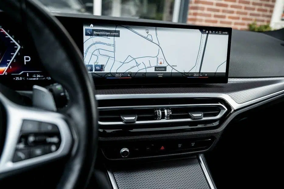 BMW 3-serie 3 Serie 330 330e Touring M Sport uit 2024, foto 9