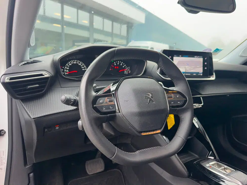 Peugeot 2008 1.2 PureTech Active Pack Airco Lmv Cruise uit 2022, foto 3