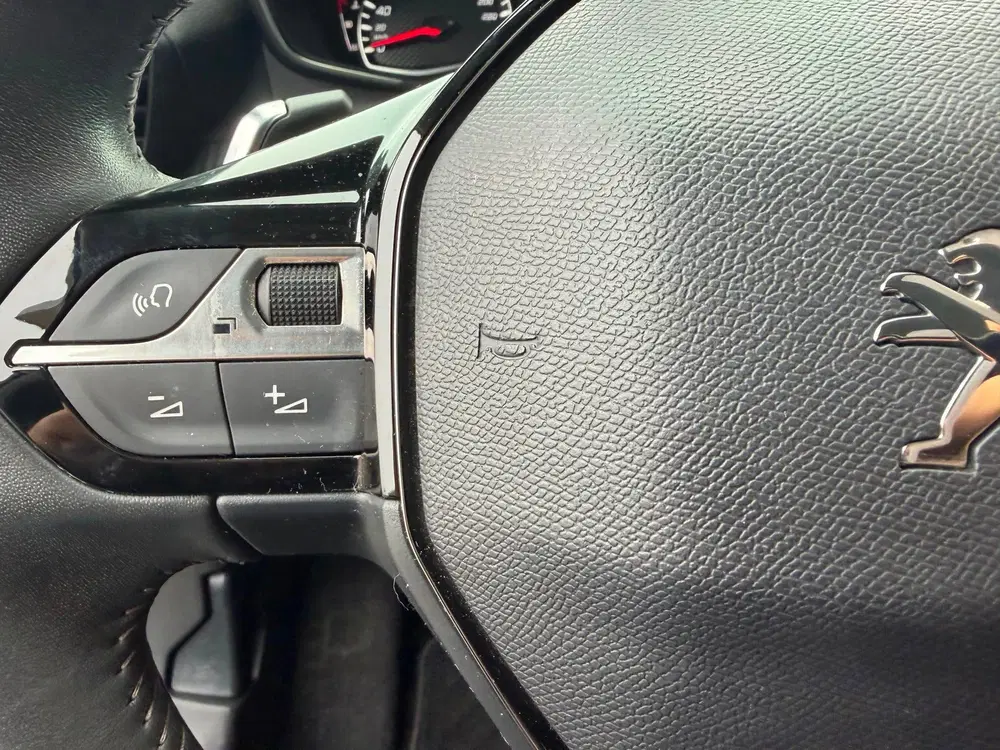 Peugeot 2008 1.2 PureTech Active Pack Airco Lmv Cruise uit 2022, foto 4