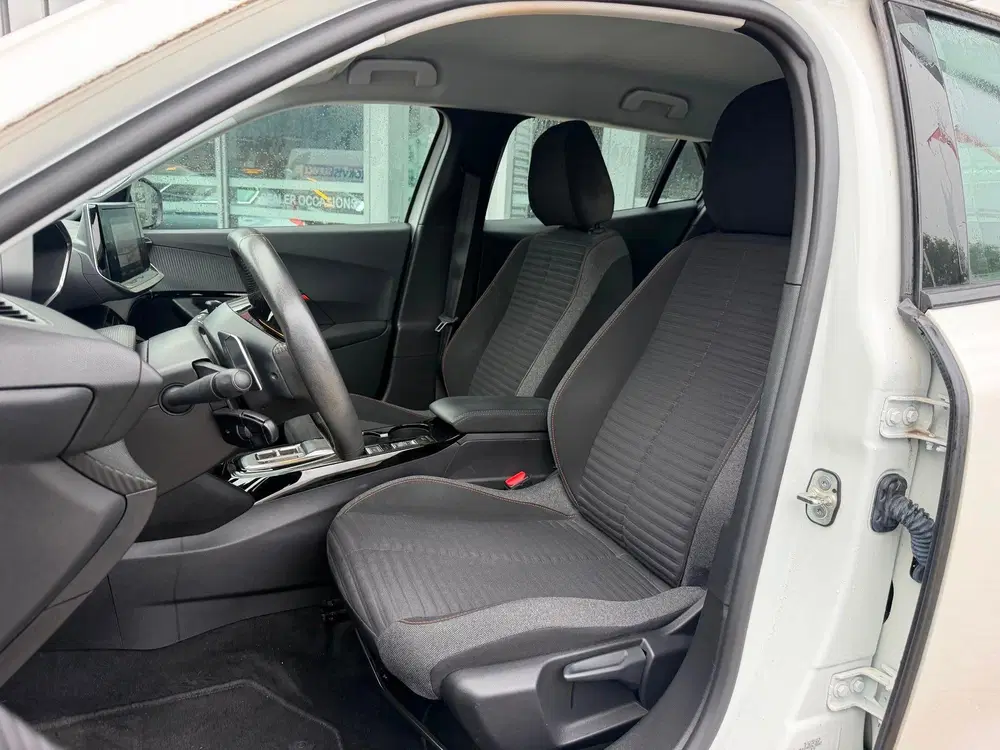 Peugeot 2008 1.2 PureTech Active Pack Airco Lmv Cruise uit 2022, foto 6