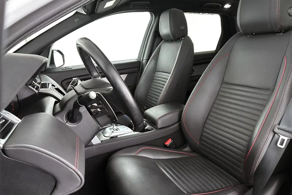 Land Rover Discovery Sport P300e 1.5 R-Dynamic HSE Panoramad uit 2023, foto 6