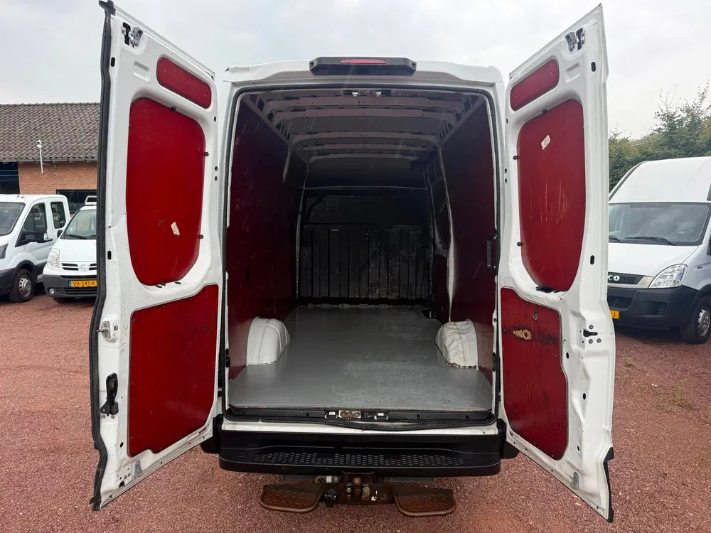 Iveco Daily 35S16V 2.3 160PK L2H2 3.5T trekgewicht uit 2020, foto 11