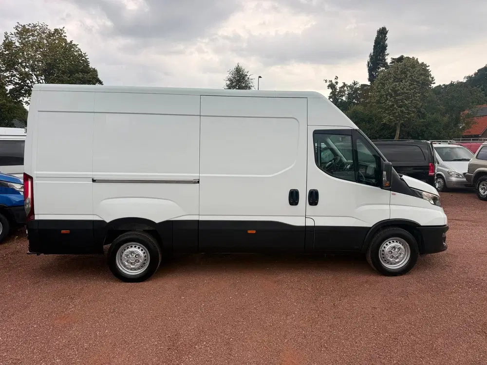 Iveco Daily 35S16V 2.3 160PK L2H2 3.5T trekgewicht uit 2020, foto 13