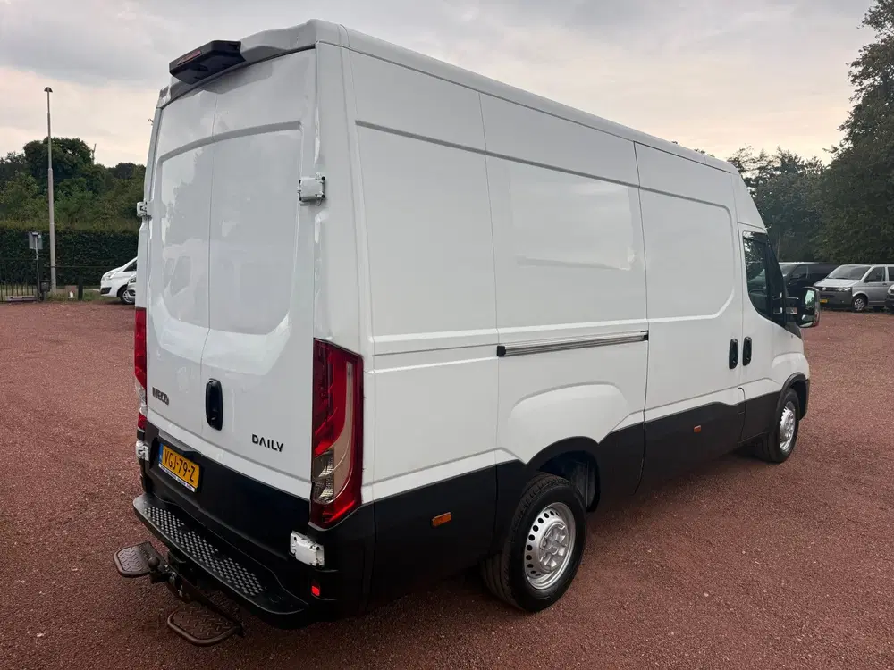 Iveco Daily 35S16V 2.3 160PK L2H2 3.5T trekgewicht uit 2020, foto 14