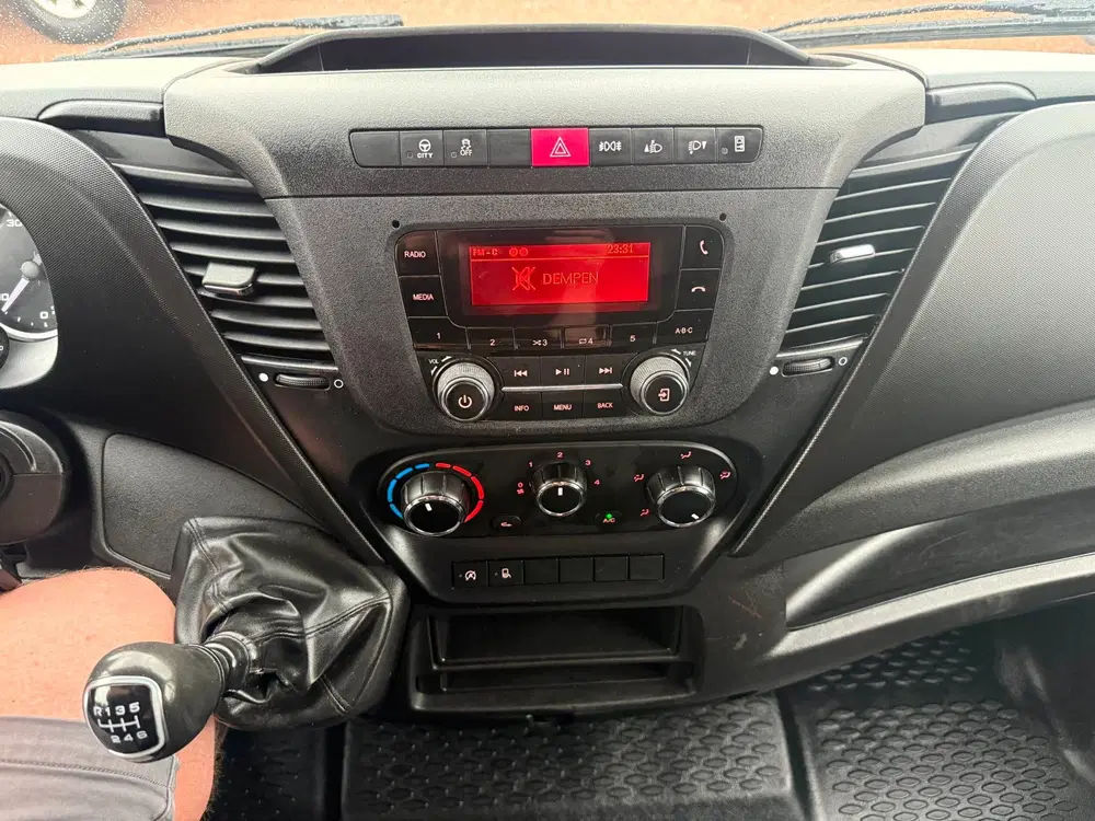 Iveco Daily 35S16V 2.3 160PK L2H2 3.5T trekgewicht uit 2020, foto 9