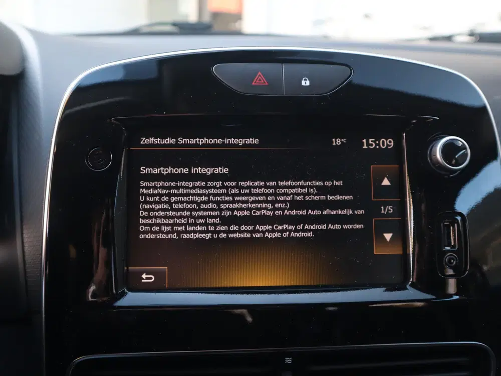 Renault Clio 0.9 TCe Limited uit 2020, foto 10