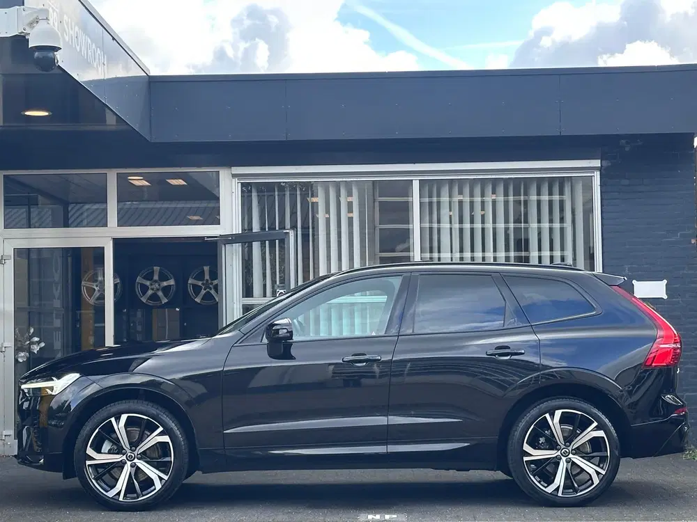 Volvo XC60 B5 Ultimate Dark ORG NL uit 2023, foto 2