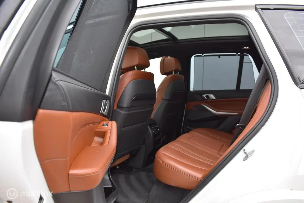 BMW X5 xDrive40i M-Performance Mineralweiß Pano N uit 2019, foto 7