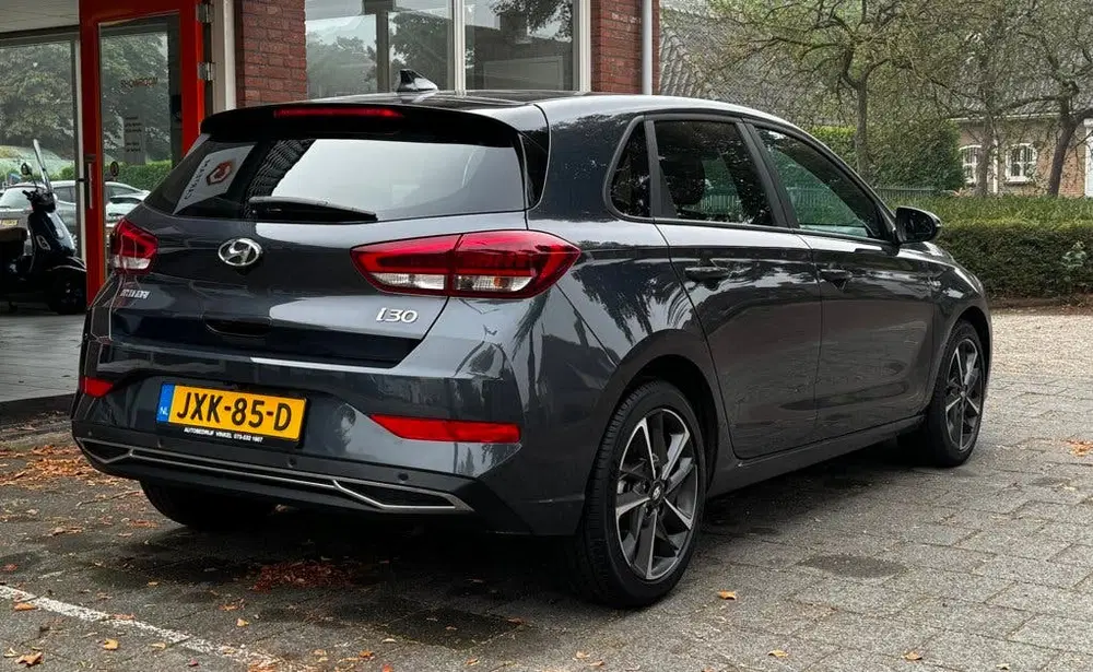 Hyundai i30 1.5 T-GDi MHEV Premium*Carplay*Navi*StoelV uit 2024, foto 3
