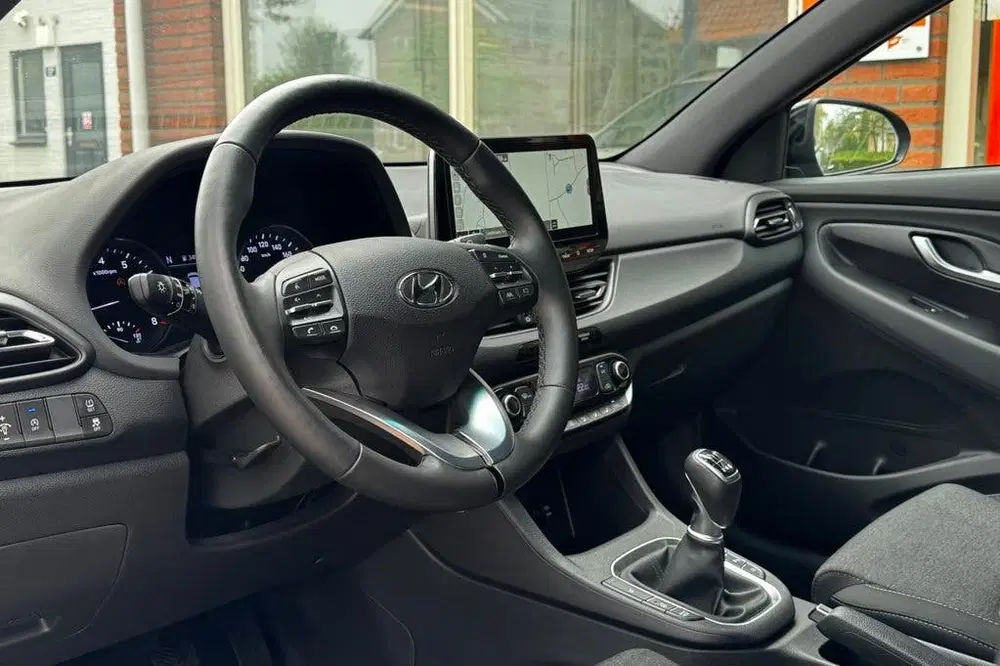Hyundai i30 1.5 T-GDi MHEV Premium*Carplay*Navi*StoelV uit 2024, foto 4