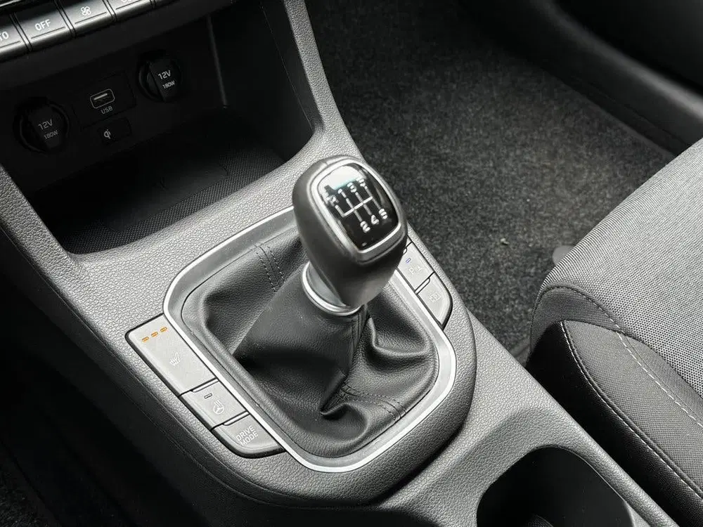 Hyundai i30 1.5 T-GDi MHEV Premium*Carplay*Navi*StoelV uit 2024, foto 5