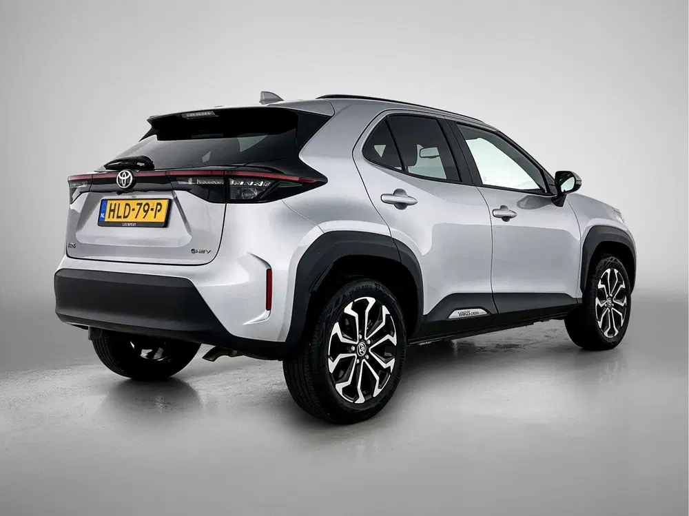 Toyota Yaris Cross 1.5 Hybrid 115 First Edition uit 2025, foto 2