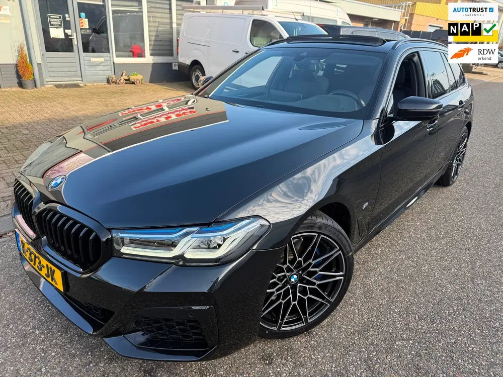 BMW 5-serie 530i HYBRID 2021 HIGH-EXE M-EDITION PANO uit 2021