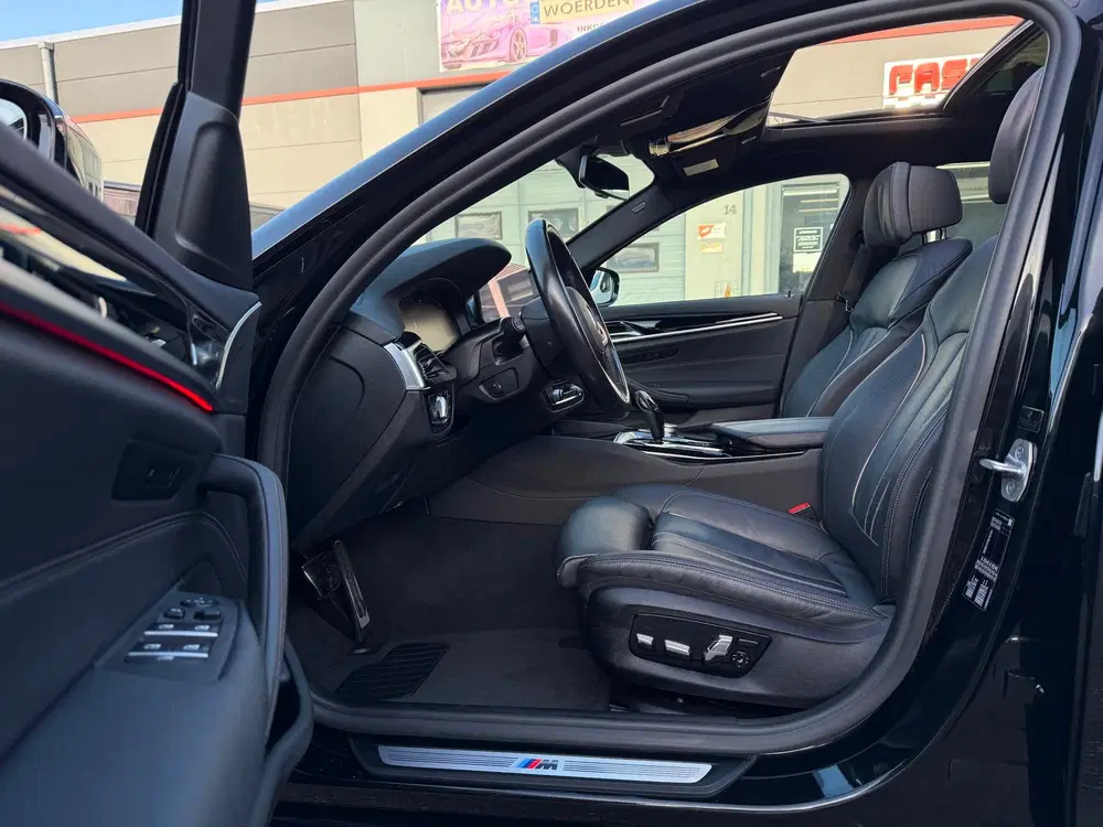 BMW 5-serie 530i HYBRID 2021 HIGH-EXE M-EDITION PANO uit 2021, foto 10